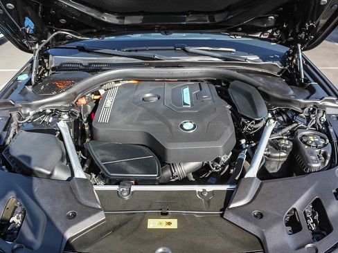 Certified 2023 BMW 530e w/ M Sport Package image 22