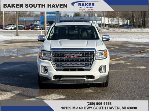 Used 2022 GMC Canyon Denali image 2