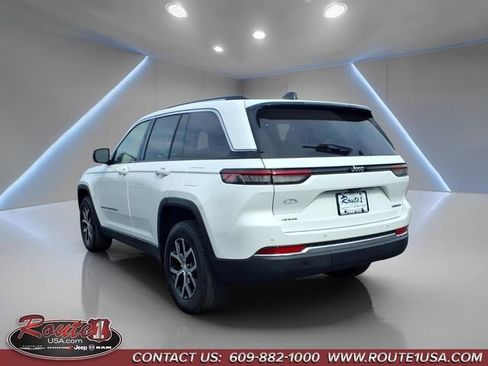 Used 2023 Jeep Grand Cherokee Limited AWD/4WD image 6