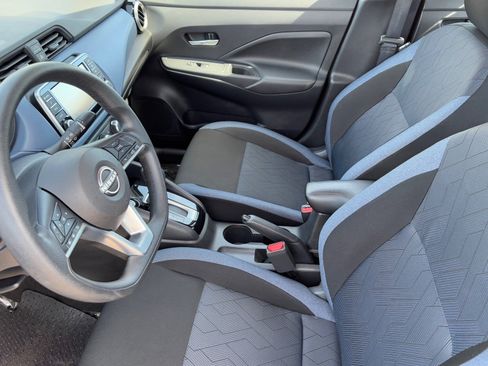 Used 2025 Nissan Versa SV image 17