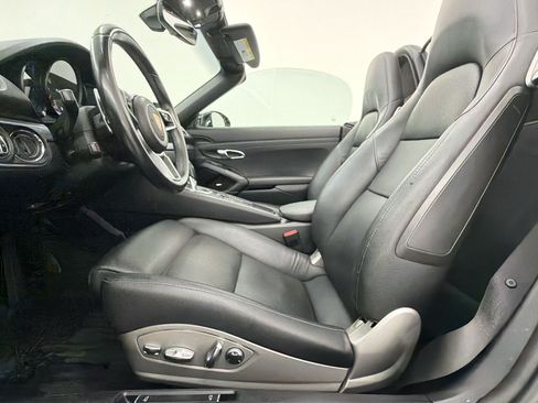 Used 2018 Porsche 718 Boxster RWD image 5