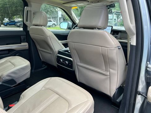 Used 2024 Ford Expedition Limited RWD image 47
