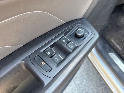 Used 2022 Volkswagen Atlas Cross Sport SEL R-Line image 22