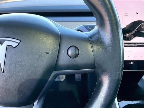 Used 2018 Tesla Model 3 Mid Range image 19