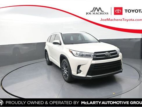Used 2018 Toyota Highlander SE AWD/4WD image 1