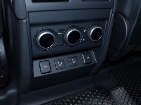 Used 2022 Land Rover Defender 110 S AWD/4WD image 35