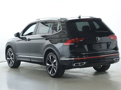 Certified 2022 Volkswagen Tiguan SEL R-Line image 43