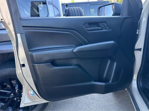 Used 2023 Chevrolet Colorado W/T image 14