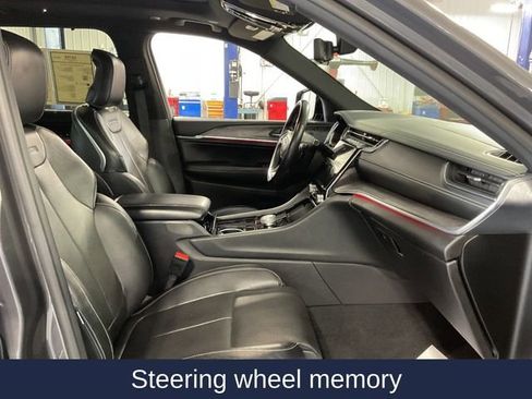 Used 2022 Jeep Grand Cherokee L Overland w/ Luxury Tech Group IV image 15