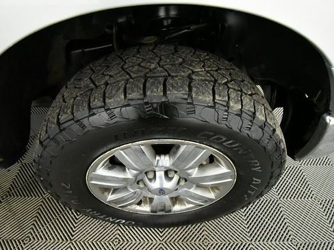 Used 2011 Ford F150 XLT w/ XLT Chrome Pkg image 17