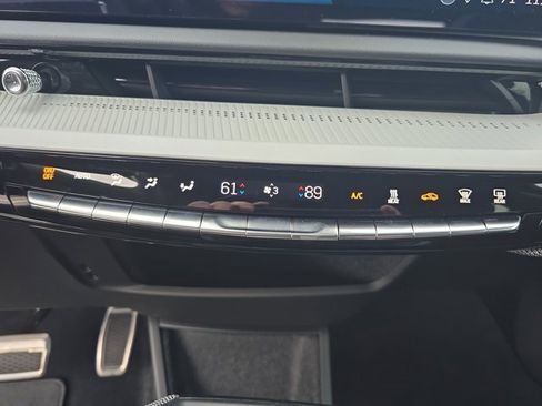 Certified 2025 Cadillac Optiq Luxury 1 image 20