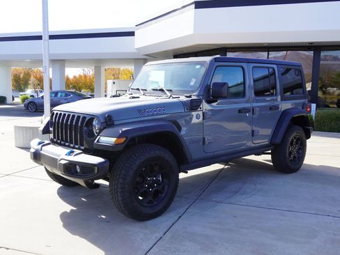 Used 2023 Jeep Wrangler Unlimited image 4