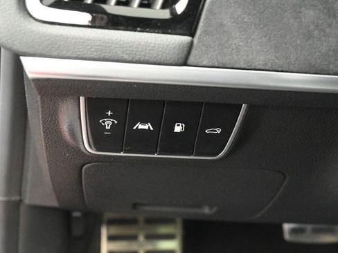 Used 2023 Kia Stinger GT2 AWD/4WD image 16
