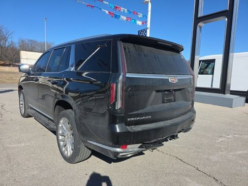 Used 2023 Cadillac Escalade Premium Luxury image 9
