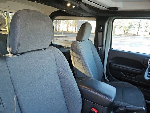Used 2024 Jeep Wrangler Sport S image 12