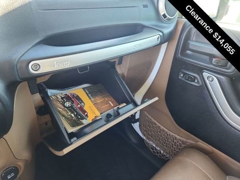 Used 2012 Jeep Wrangler Unlimited Rubicon w/ Dual Top Group image 40