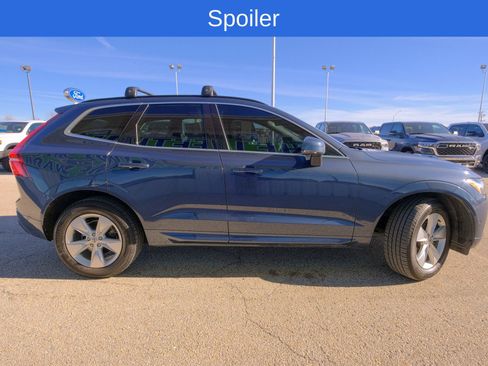 Used 2022 Volvo XC60 B5 Momentum image 11