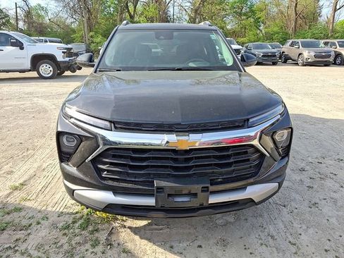 Used 2024 Chevrolet TrailBlazer LT AWD/4WD image 2