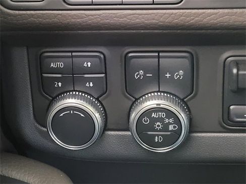 Used 2021 GMC Yukon Denali w/ Denali Premium Package image 43