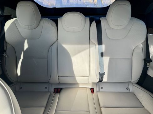 Used 2021 Tesla Model S Plaid image 17