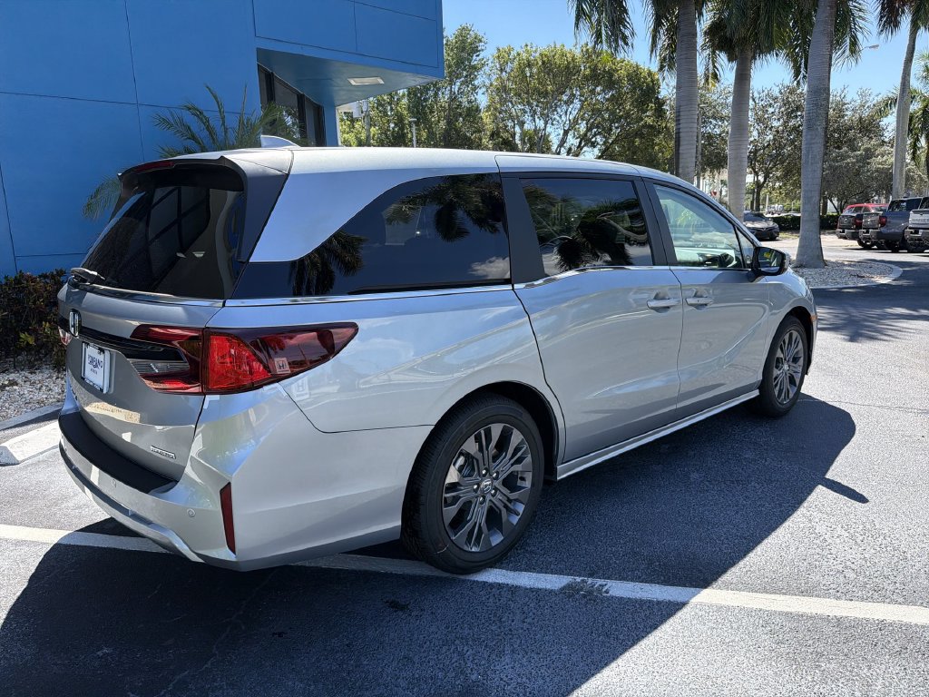 New 2027 Honda Odyssey Touring image 8