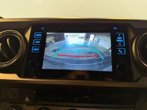 Used 2017 Toyota Tacoma TRD Off-Road w/ Tow Package (A/T) AWD/4WD image 22