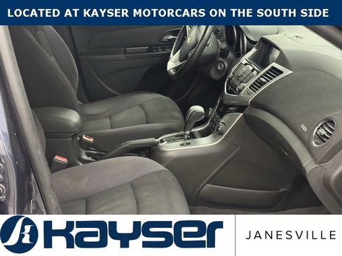 Used 2014 Chevrolet Cruze LT image 16