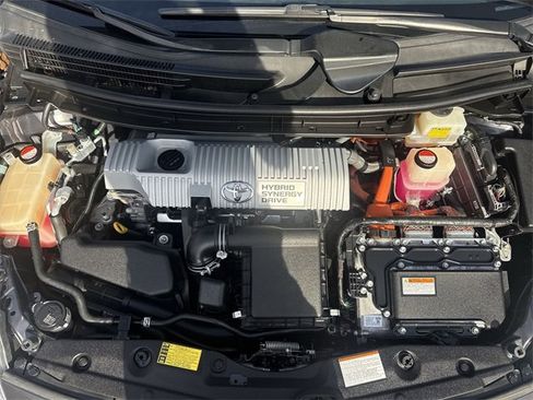 Used 2015 Toyota Prius Four image 24