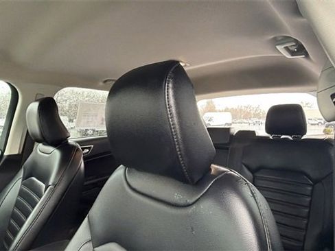 Used 2024 Ford Edge SEL image 22