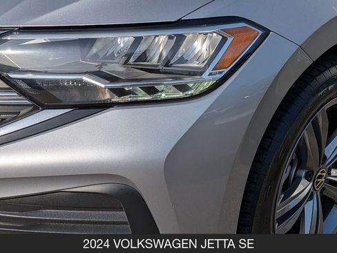 Used 2024 Volkswagen Jetta SE FWD image 10
