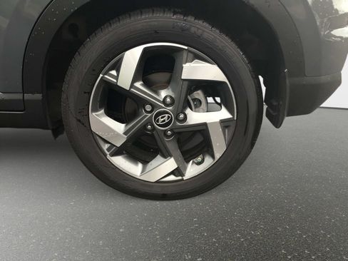 Certified 2025 Hyundai Venue SEL FWD image 7