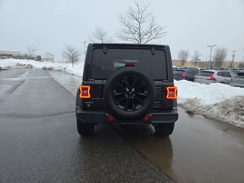 Used 2023 Jeep Wrangler Sahara w/ Cold Weather Group image 5