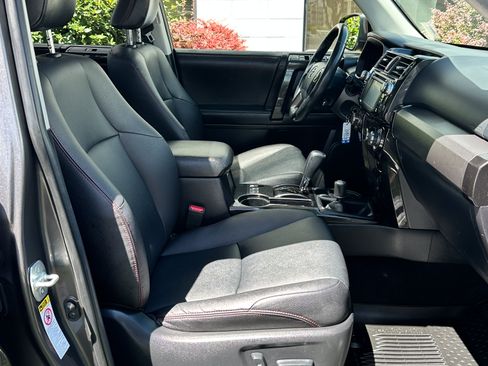 Used 2016 Toyota 4Runner Trail Premium AWD/4WD image 21