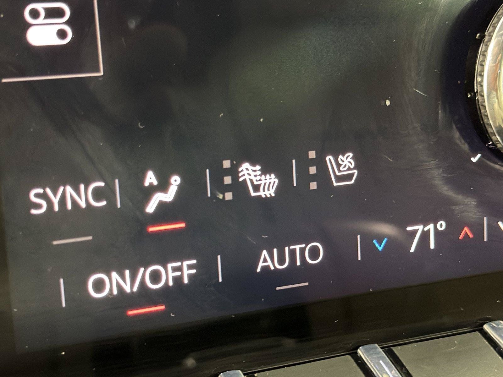 Used 2025 GMC Yukon XL Denali w/ Sun & Power Step Package RWD image 31