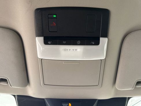 Used 2025 Nissan Pathfinder SV AWD/4WD image 19