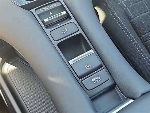 New 2026 Honda HR-V LX image 16