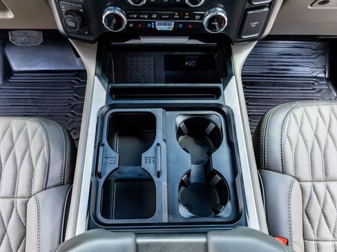 Used 2025 Ford F350 Platinum w/ Platinum Plus Package image 29