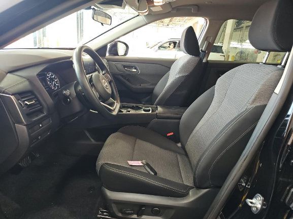 Used 2023 Nissan Rogue SV AWD/4WD image 6