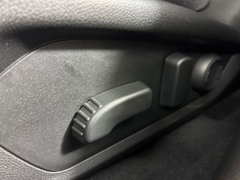 Used 2025 Subaru Crosstrek 2.0i Premium image 25