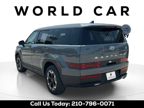 Used 2024 Hyundai Santa Fe SE FWD image 5