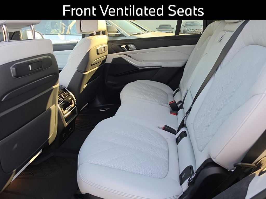 Certified 2025 BMW X7 xDrive40i w/ Climate Comfort Package AWD/4WD image 14