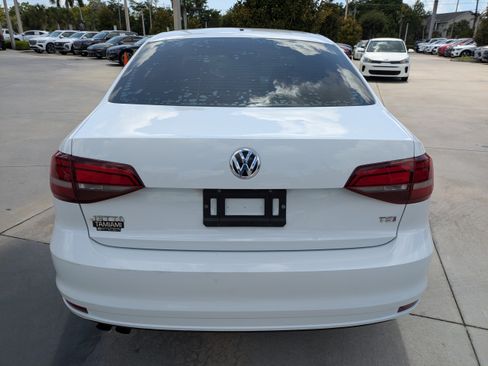Used 2017 Volkswagen Jetta S FWD image 3