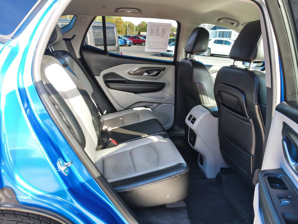 Used 2024 GMC Terrain SLT w/ LPO, Floor Liner Package AWD/4WD image 17