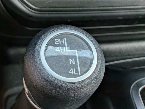 Used 2023 Jeep Wrangler Unlimited Sahara AWD/4WD image 27