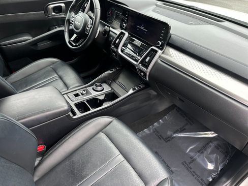 Certified 2023 Kia Sorento EX AWD/4WD image 23