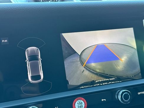 Certified 2025 Porsche Macan image 23