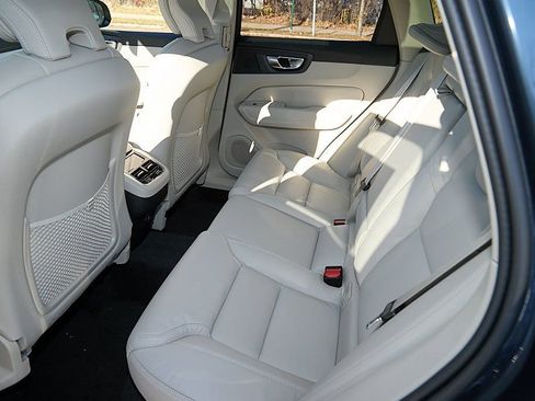 New 2026 Volvo XC60 B5 Ultra w/ Protection Package Premier image 18