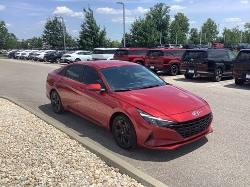Used 2023 Hyundai Elantra Blue w/ Preferred Accessory Package FWD image 7