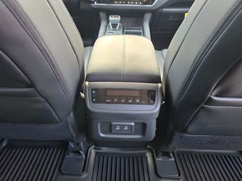 New 2026 Nissan Pathfinder SL AWD/4WD image 11