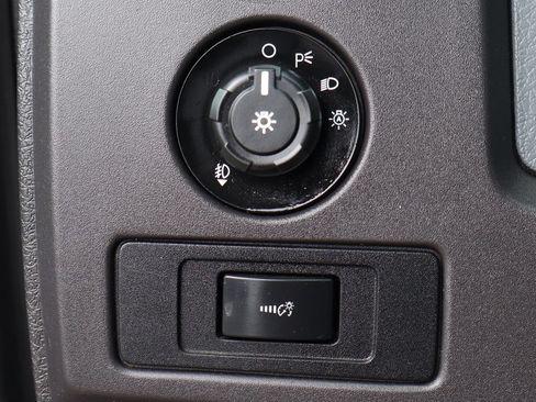 Used 2012 Ford F150 XLT w/ XLT Convenience Pkg RWD image 24